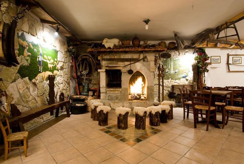 Lh Albergo Il Paradiso Pescasseroli Zewnętrze zdjęcie