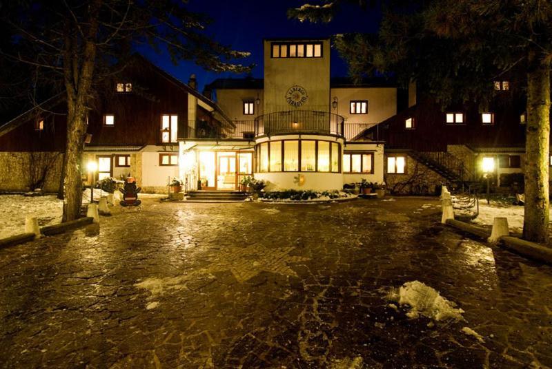 Lh Albergo Il Paradiso Pescasseroli Zewnętrze zdjęcie