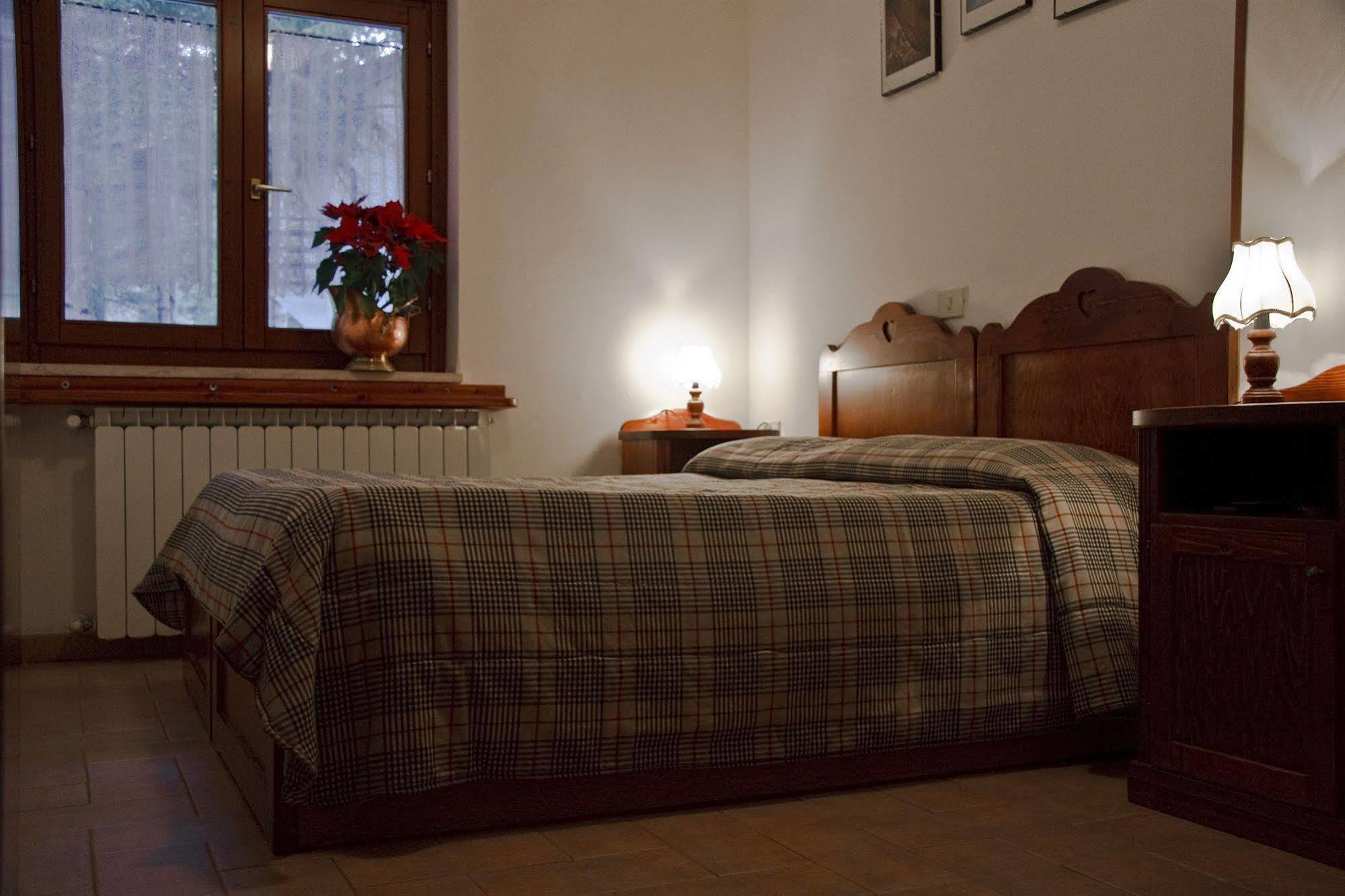 Lh Albergo Il Paradiso Pescasseroli Zewnętrze zdjęcie